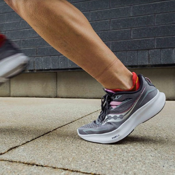 Saucony明星跑鞋推荐 Saucony明星跑鞋推荐